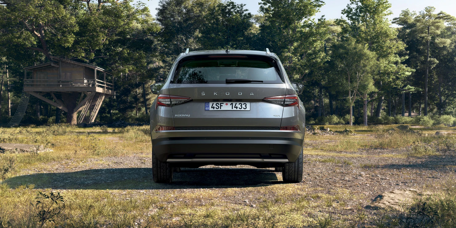 Надпись Škoda невозможно спутать ни с чем, автомобиль с гордостью заявляет о своей принадлежности к чешской марке.